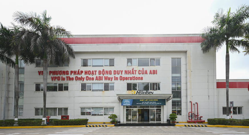 Nhà máy AB InBev tại Khu công nghiệp VSIP II A, Phường Vĩnh Tân (Tỉnh Bình Dương cũ) là hình mẫu về tối ưu hóa quy trình sản xuất xanh.