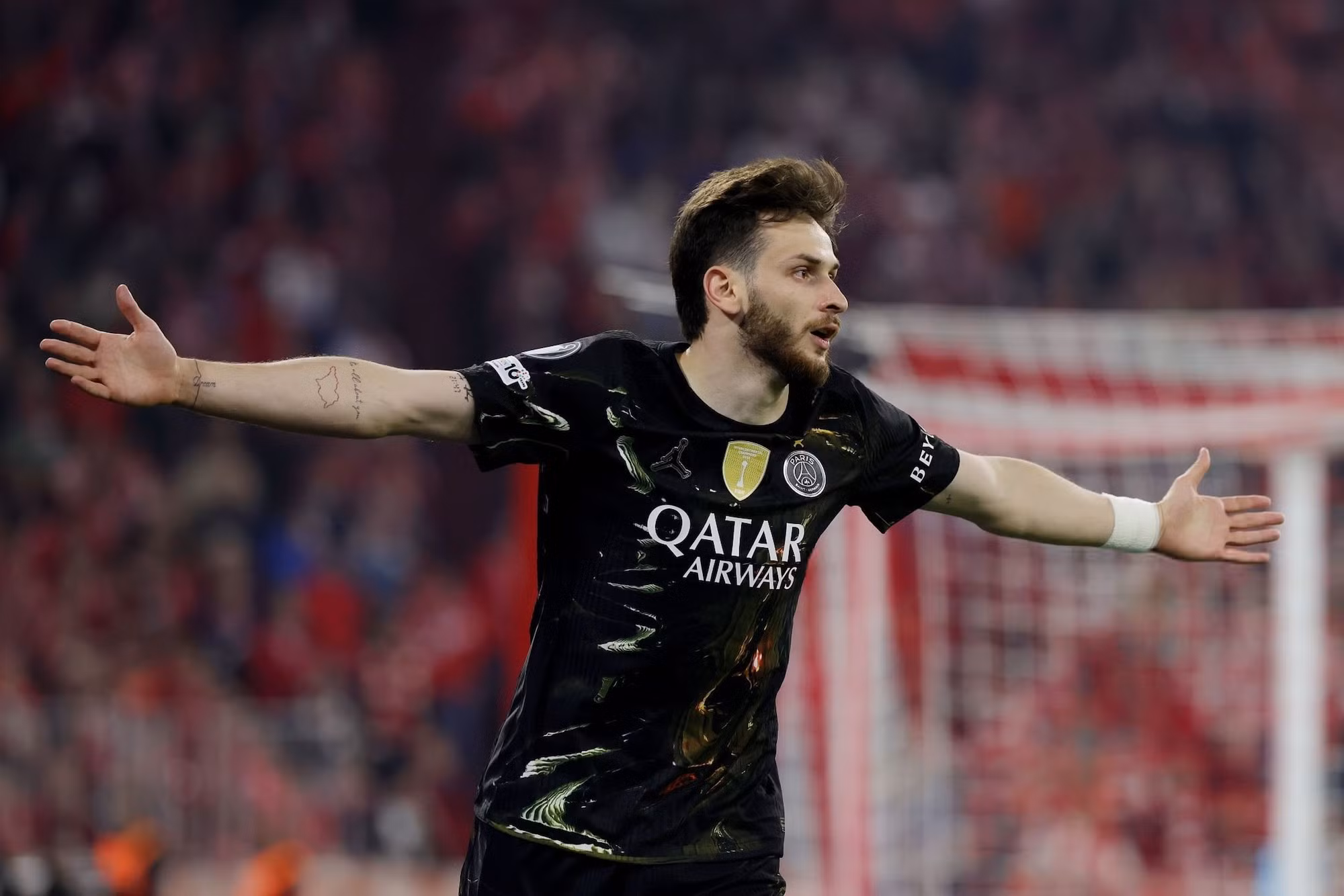 Dembele dứt điểm chính xác mở tỷ số trận đấu