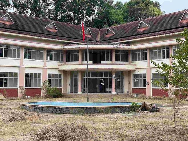 Khu trụ sở công cũ đang trong quá trình chuẩn bị cải tạo để phục vụ mục đích giáo dục. Ảnh: Đình Trọng