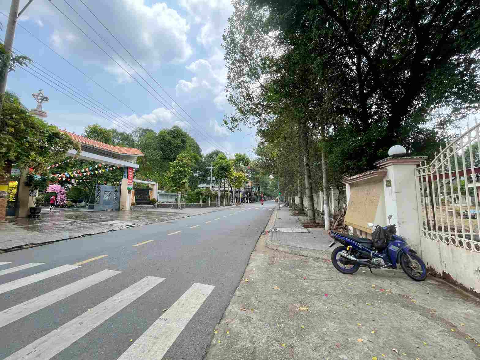 Vị trí đối diện giúp việc kết nối giữa cơ sở cũ và mới trở nên thuận tiện hơn. Ảnh: Đình Trọng